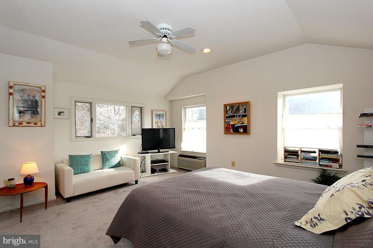 5904 Broad Branch Road Northwest Washington, DC 20015 - Photo 21 of 30 Bedroom (Master)