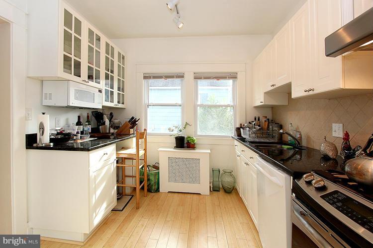 5904 Broad Branch Road Northwest Washington, DC 20015 - Photo 9 of 30 Kitchen