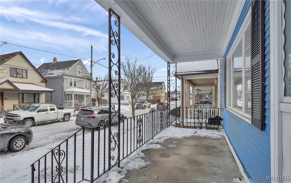 304 Longnecker Street Buffalo, NY 14206 - Photo 3 of 34