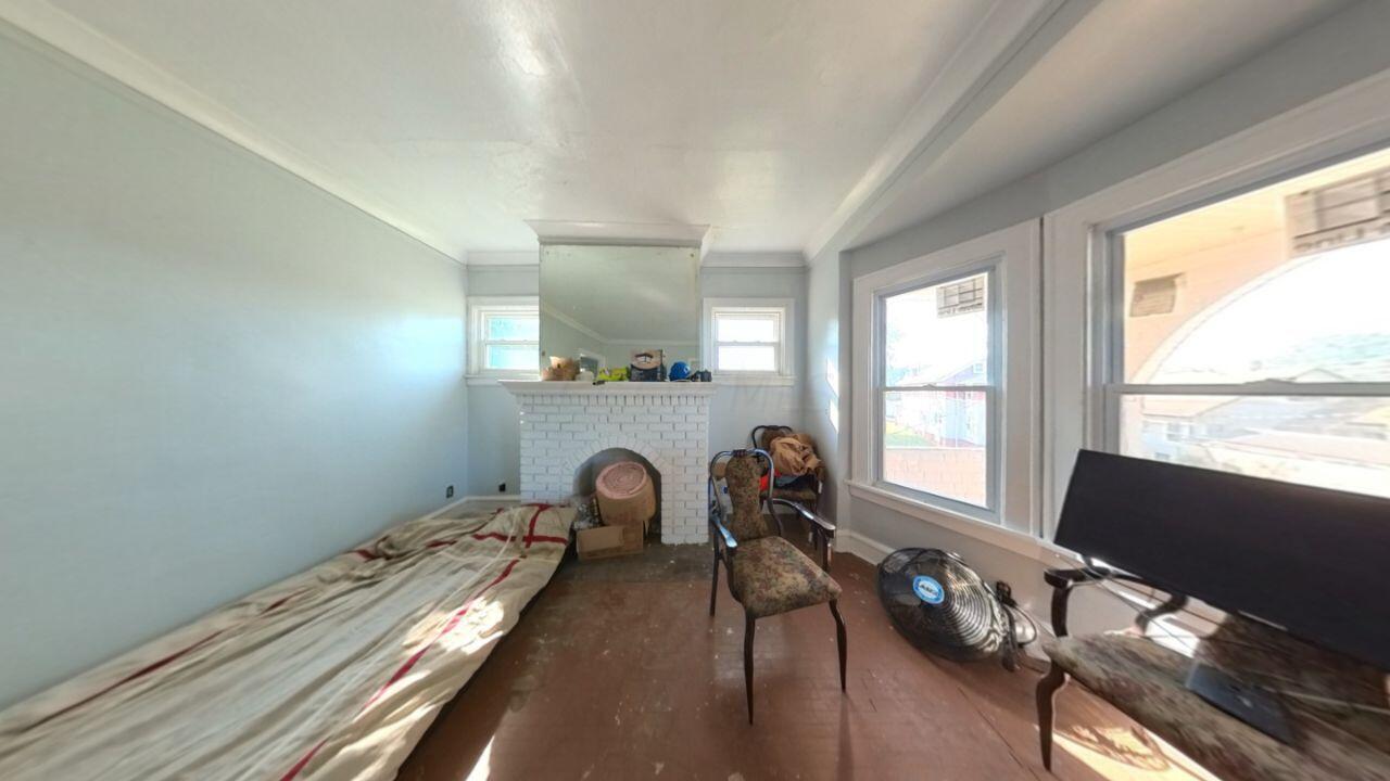 925 Parkway Road Cleveland, OH 44108 - Photo 12 of 29 Family_Room