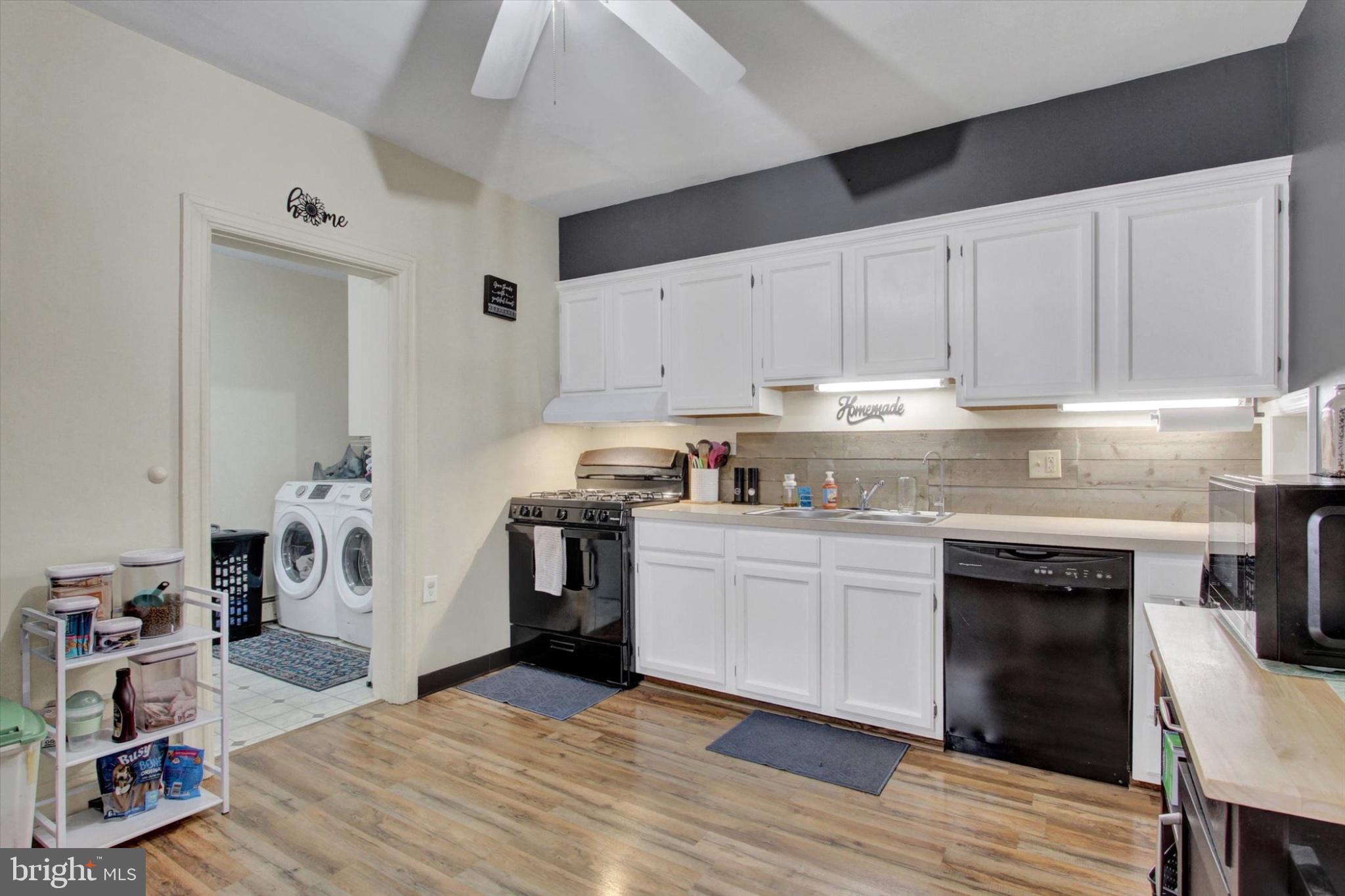 146 Hanover Road Gettysburg, PA 17325 - Photo 7 of 26 Charming kitchen with modern finishes.