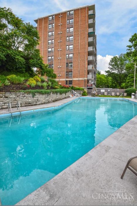 1815 William Howard Taft Road, Unit 502 Cincinnati, OH 45206 - Photo 27 of 28