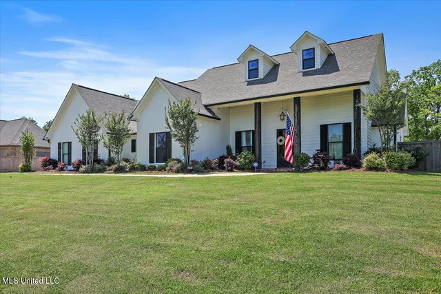 $585,000 | 589 Asbury Ln Drive, Pearl, MS 39208