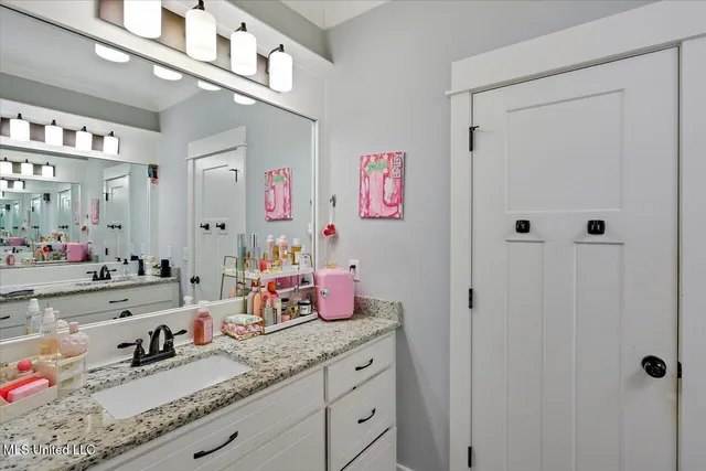 $585,000 | 589 Asbury Ln Drive, Pearl, MS 39208