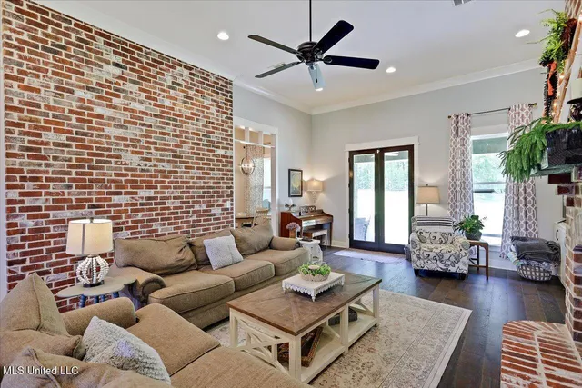 $585,000 | 589 Asbury Ln Drive, Pearl, MS 39208