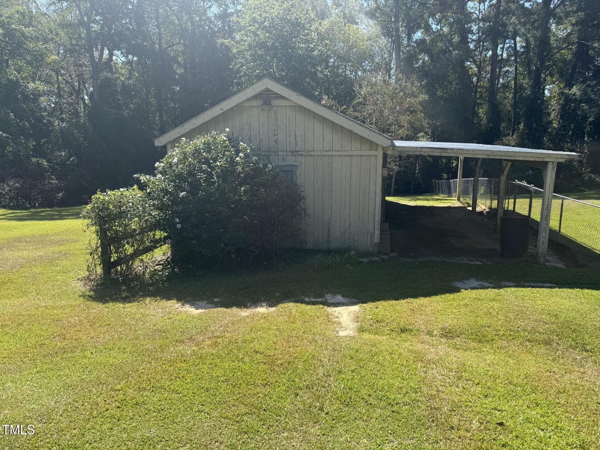 215 Stephenson Road Benson, NC 27504 - Photo 16 of 16 215s16