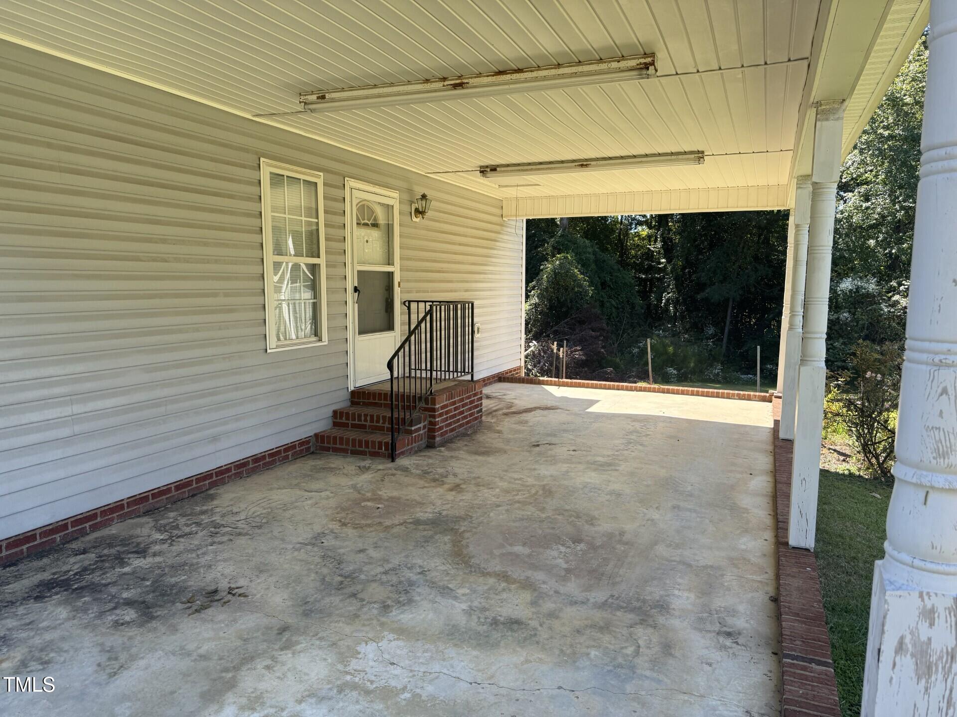 215 Stephenson Road Benson, NC 27504 - Photo 5 of 16 215s12