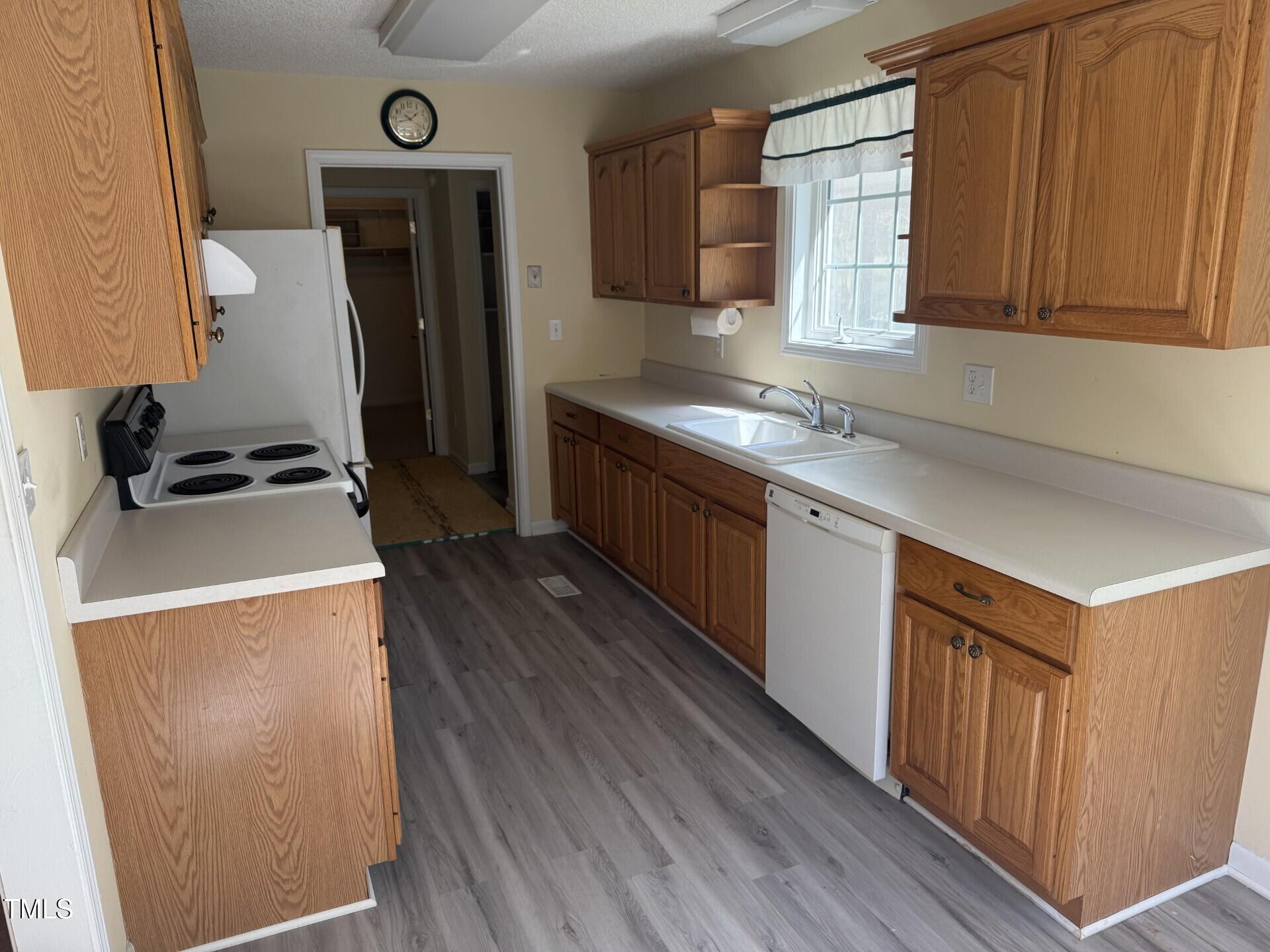 215 Stephenson Road Benson, NC 27504 - Photo 9 of 16 215S8