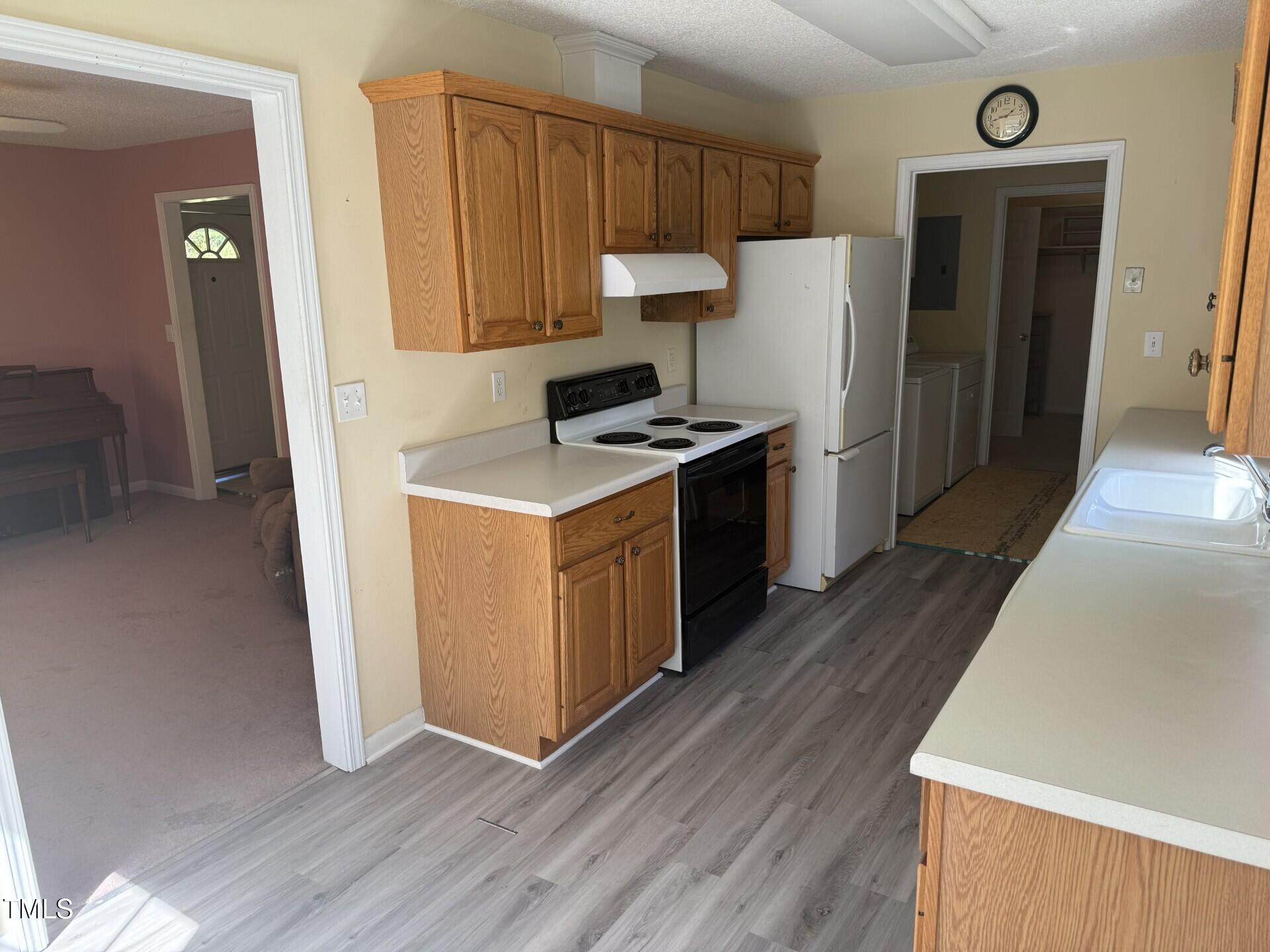 215 Stephenson Road Benson, NC 27504 - Photo 10 of 16 215S9