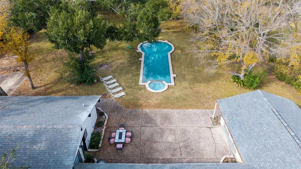 $1,190,000 | 8808 Wateka Drive, Houston, TX 77074