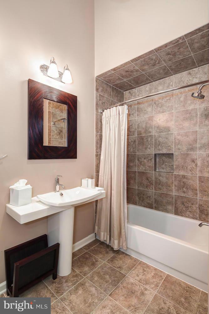 6511 Castine Lane Springfield, VA 22150 - Photo 23 of 30 Bath