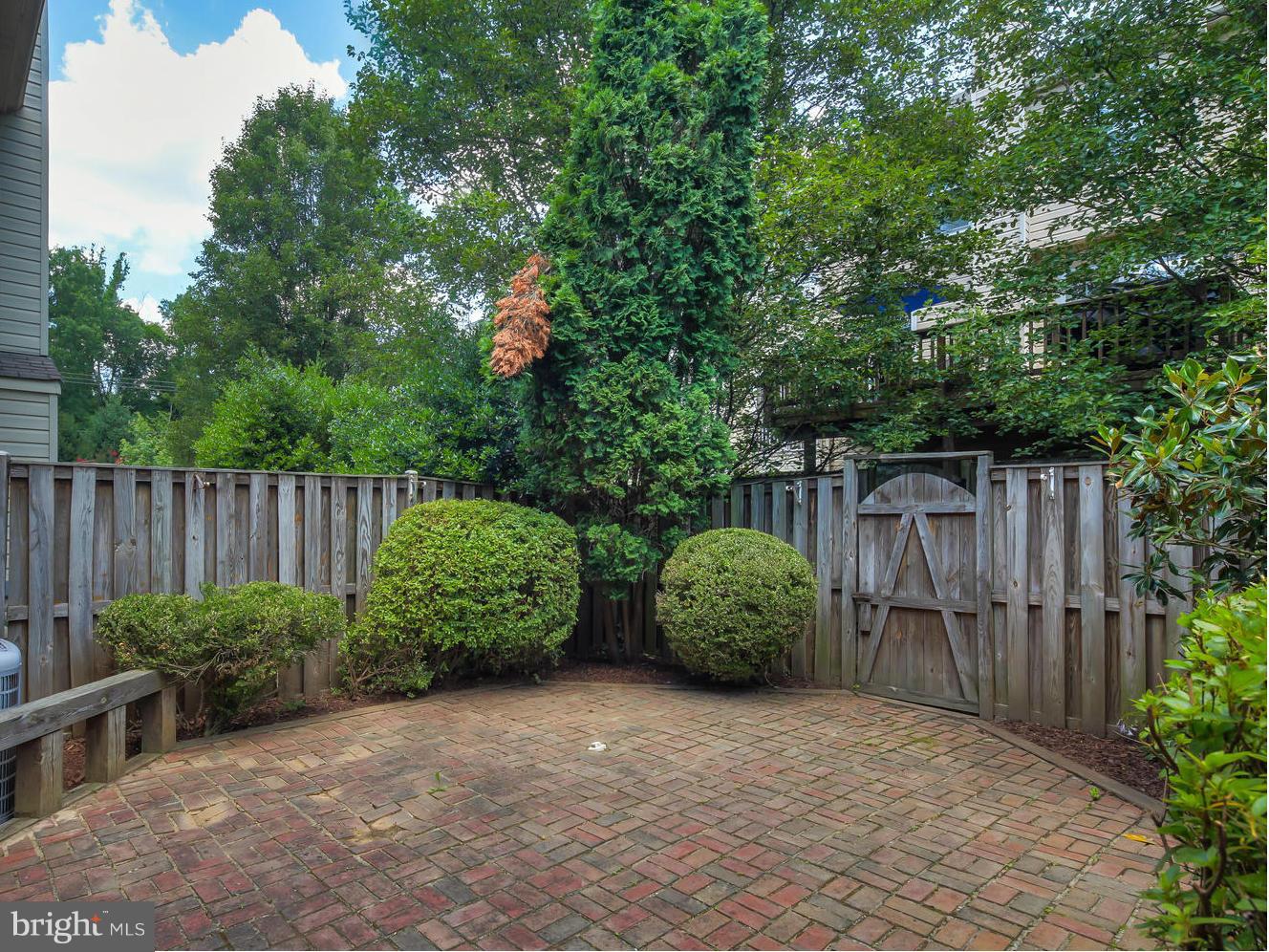 6511 Castine Lane Springfield, VA 22150 - Photo 28 of 30 Exterior (Rear)