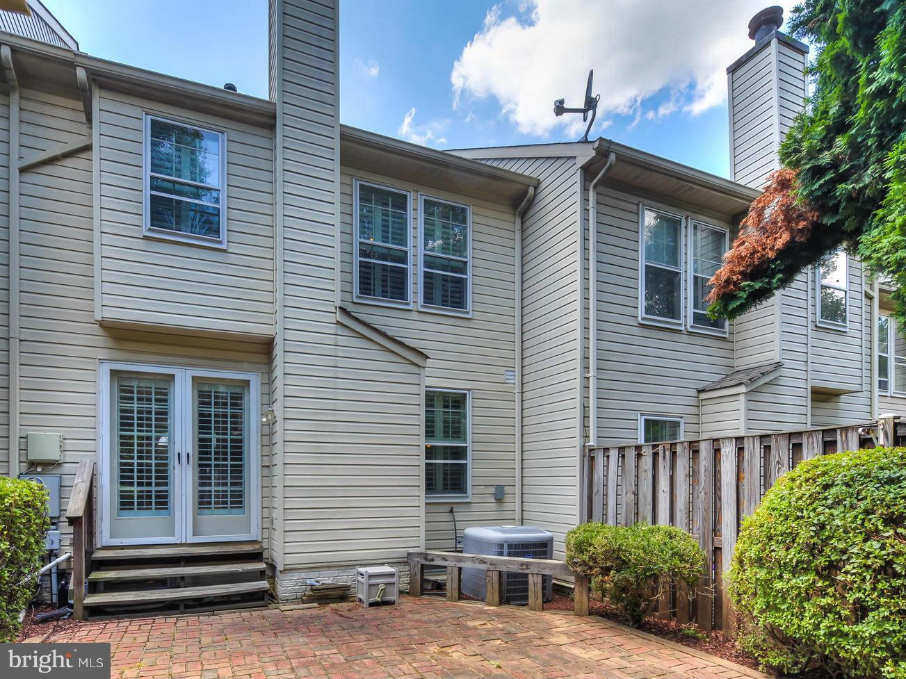 6511 Castine Lane Springfield, VA 22150 - Photo 29 of 30 Exterior (Rear)