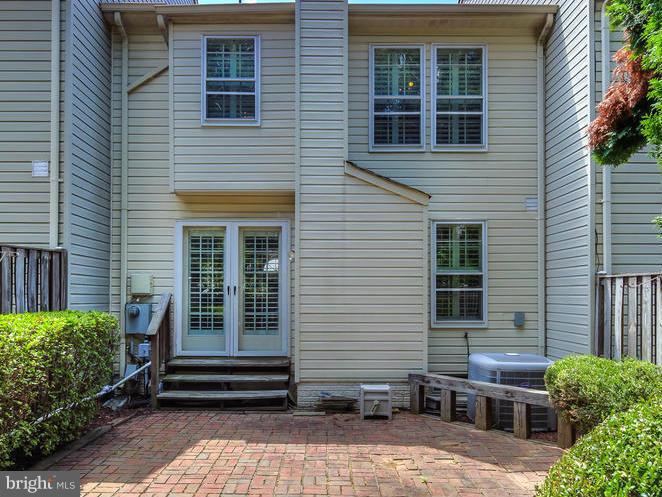 6511 Castine Lane Springfield, VA 22150 - Photo 30 of 30 Exterior (Rear)