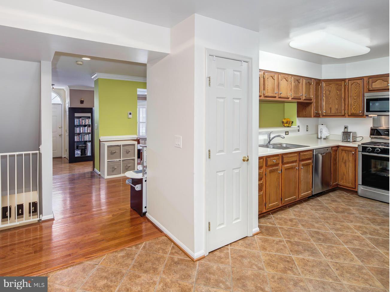 6511 Castine Lane Springfield, VA 22150 - Photo 10 of 30 Kitchen