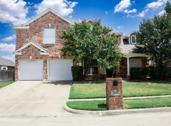 $499,950 | 7800 Pirate Point Circle, Arlington, TX 76016