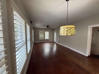 305 Enid Street Houston, TX 77009 - Photo 2 of 17 Living room