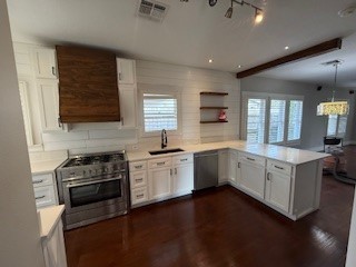 305 Enid Street Houston, TX 77009 - Photo 3 of 17 Kitchen 1