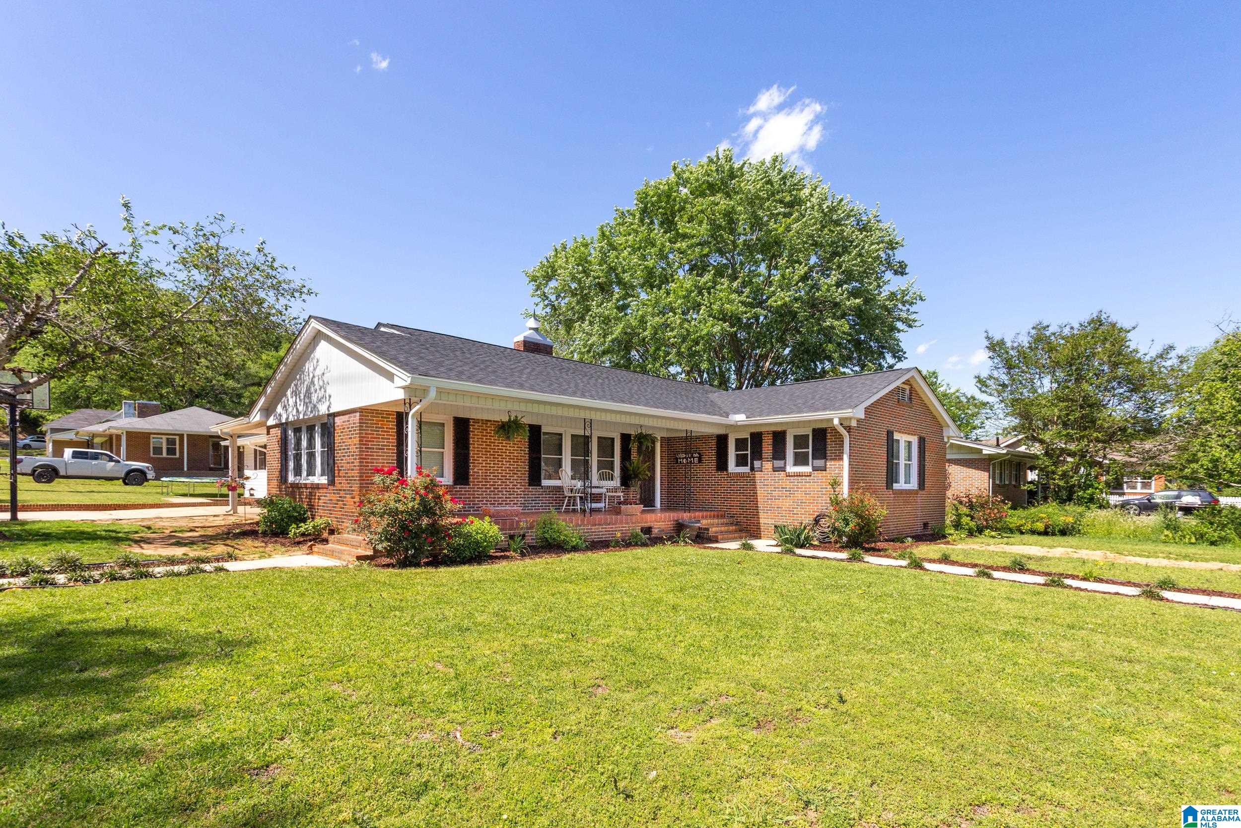 300 5th Avenue Oneonta, AL 35121 - Photo 1 of 35