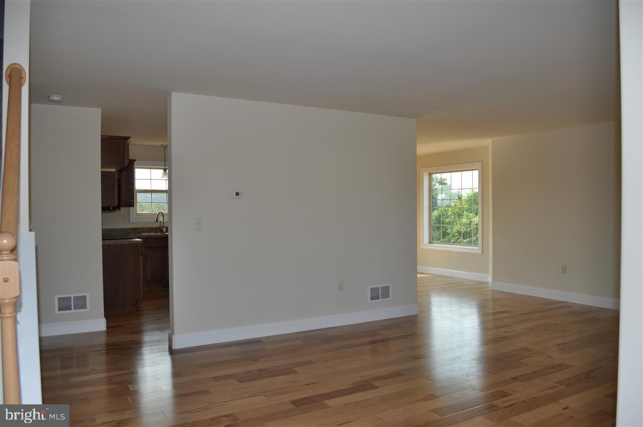 385 Riviera Street, Unit 56 Mount Wolf, PA 17347 - Photo 5 of 31 Gallery Image 5