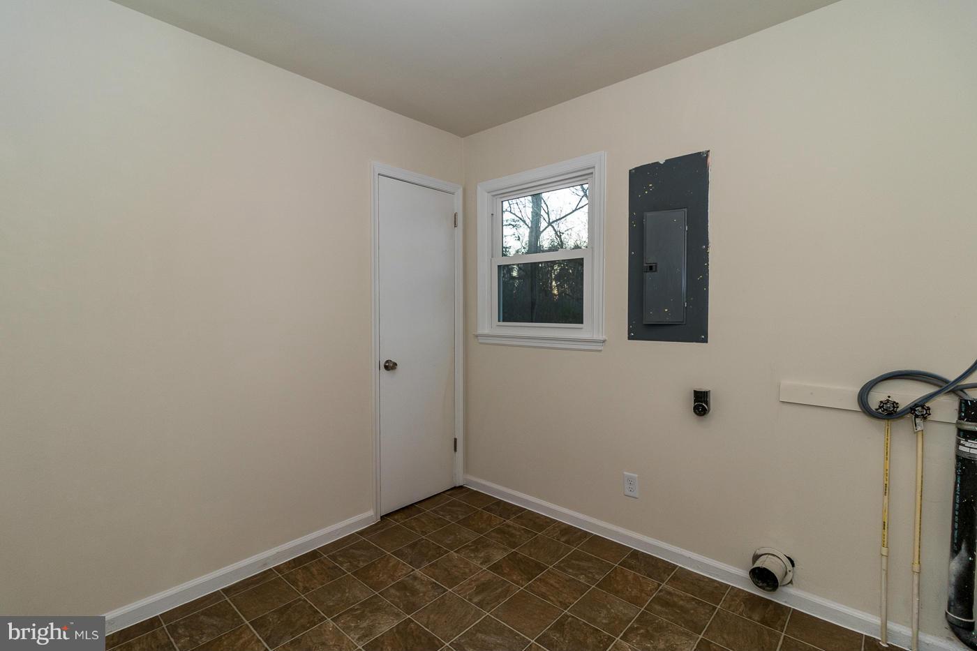 7668 Courthouse Road Spotsylvania, VA 22551 - Photo 13 of 30 Laundry/Utility Room