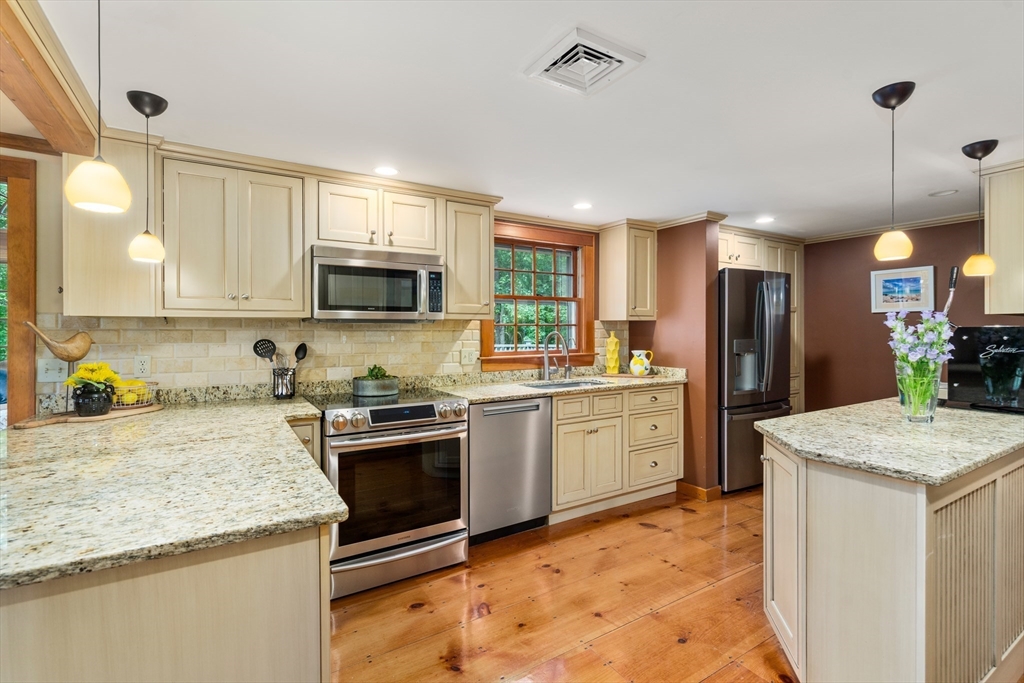 17 Pantry Road Sudbury, MA 01776 - Photo 10 of 41 Gallery Image 10
