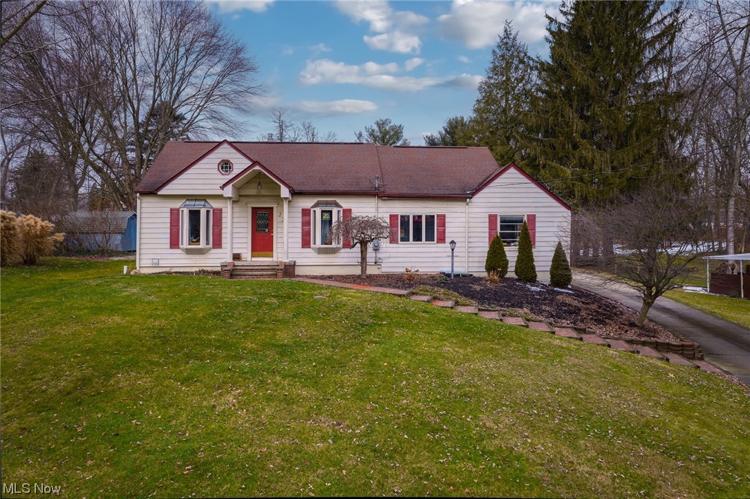 227 South Messner Road New Franklin, OH 44319 - Photo 3 of 44 Ranch-style house featuring a front lawn