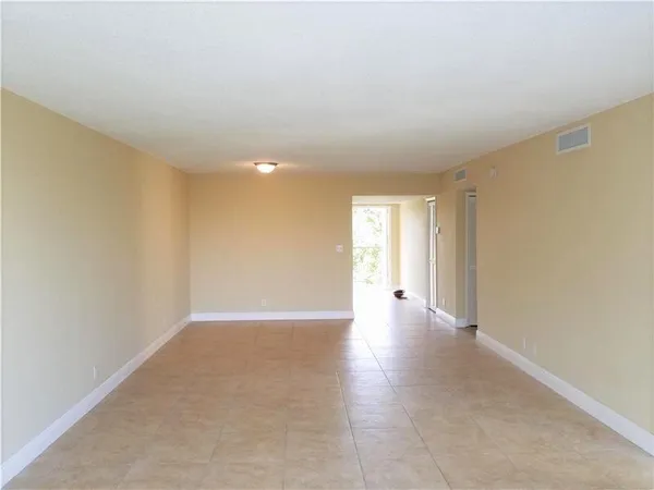 $1,800 | 2940 North Course Drive, Unit 604, Pompano Beach, FL 33069
