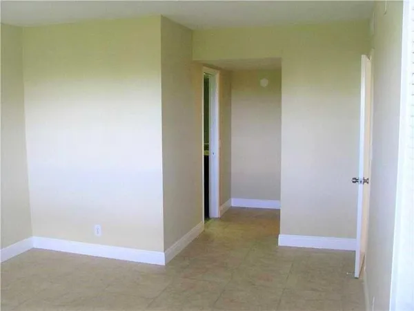 $1,800 | 2940 North Course Drive, Unit 604, Pompano Beach, FL 33069