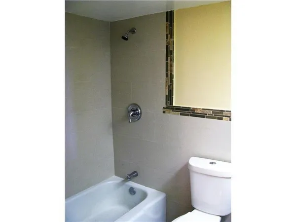 $1,800 | 2940 North Course Drive, Unit 604, Pompano Beach, FL 33069