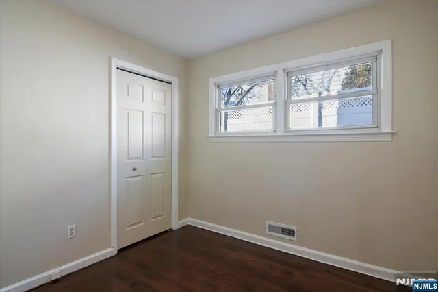 $4,400 | 301 Riverview Road, Pompton Lakes, NJ 07442