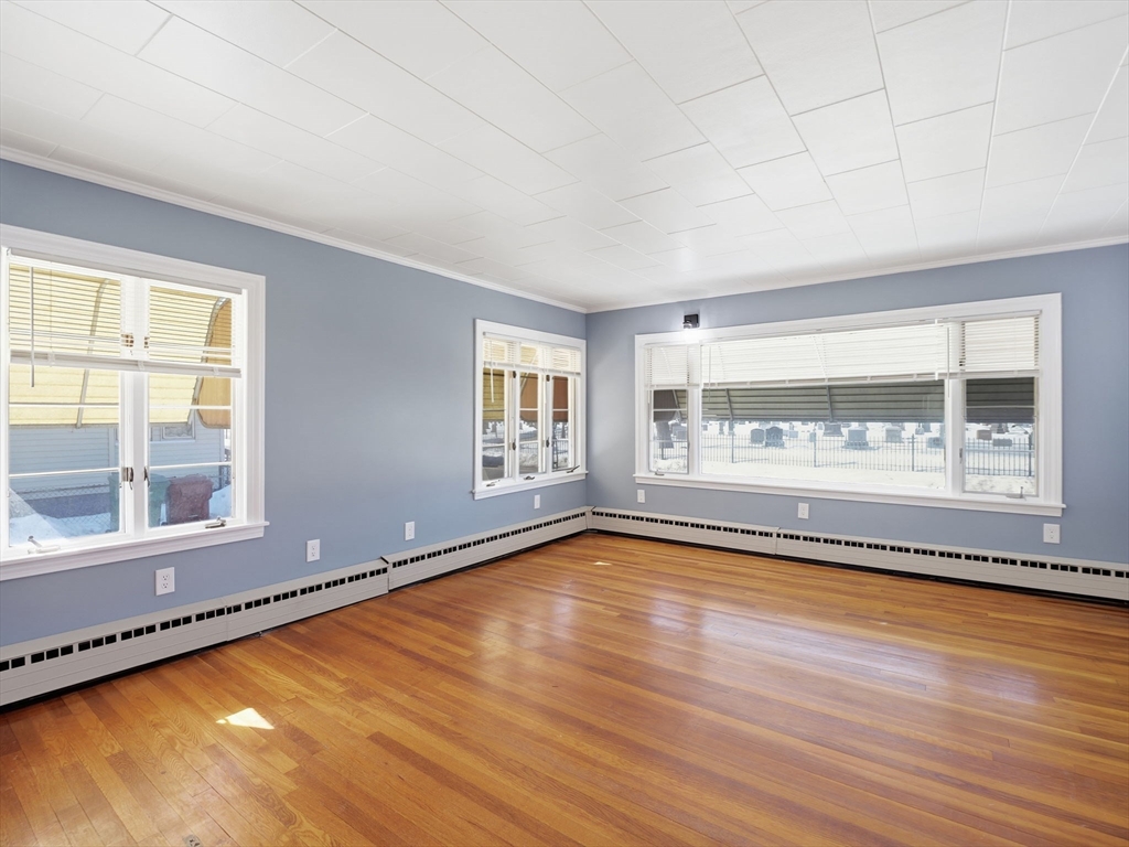 74 Carlisle Street Lowell, MA 01852 - Photo 11 of 41