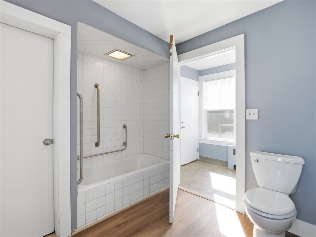74 Carlisle Street Lowell, MA 01852 - Photo 24 of 41