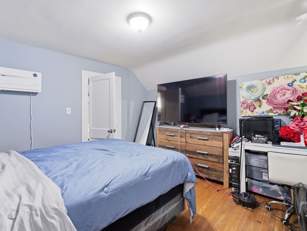 74 Carlisle Street Lowell, MA 01852 - Photo 29 of 41