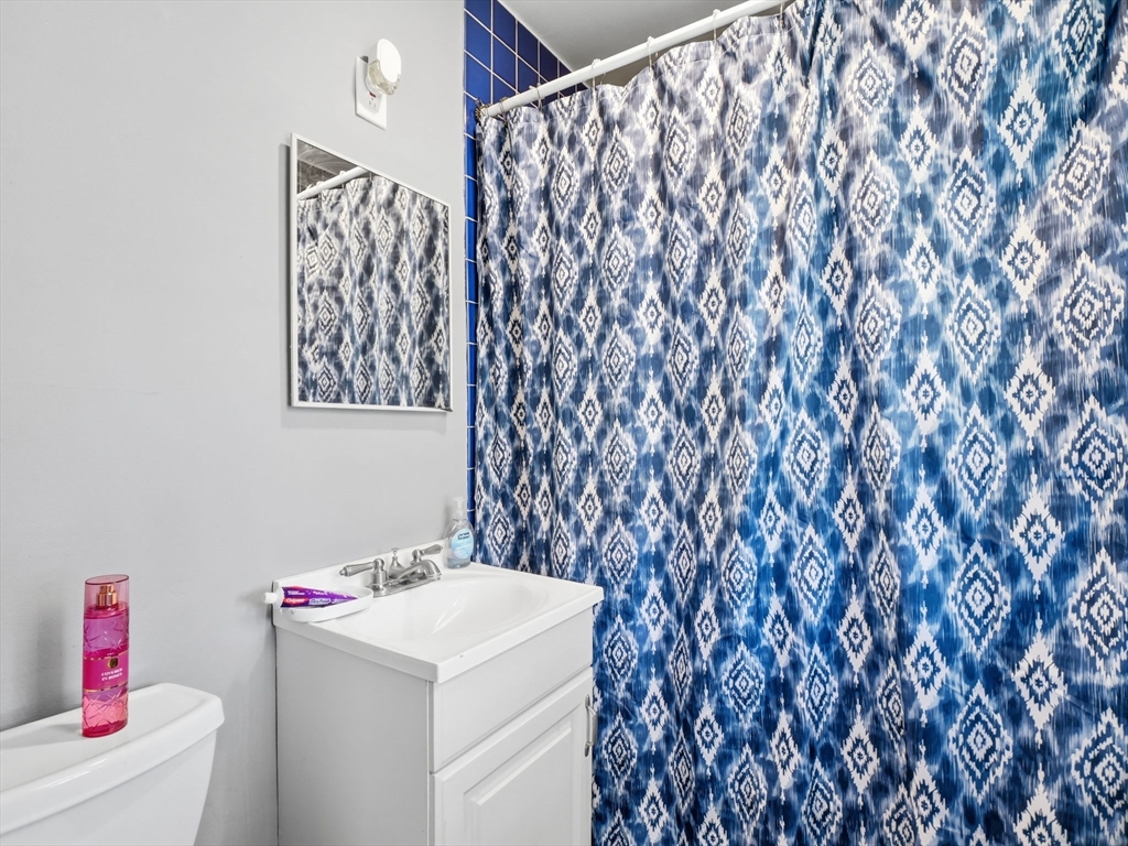 74 Carlisle Street Lowell, MA 01852 - Photo 35 of 41