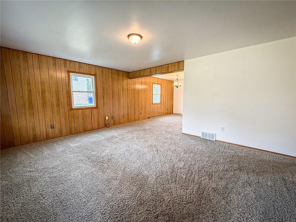 414 Holyoke Road Butler, PA 16001 - Photo 6 of 48