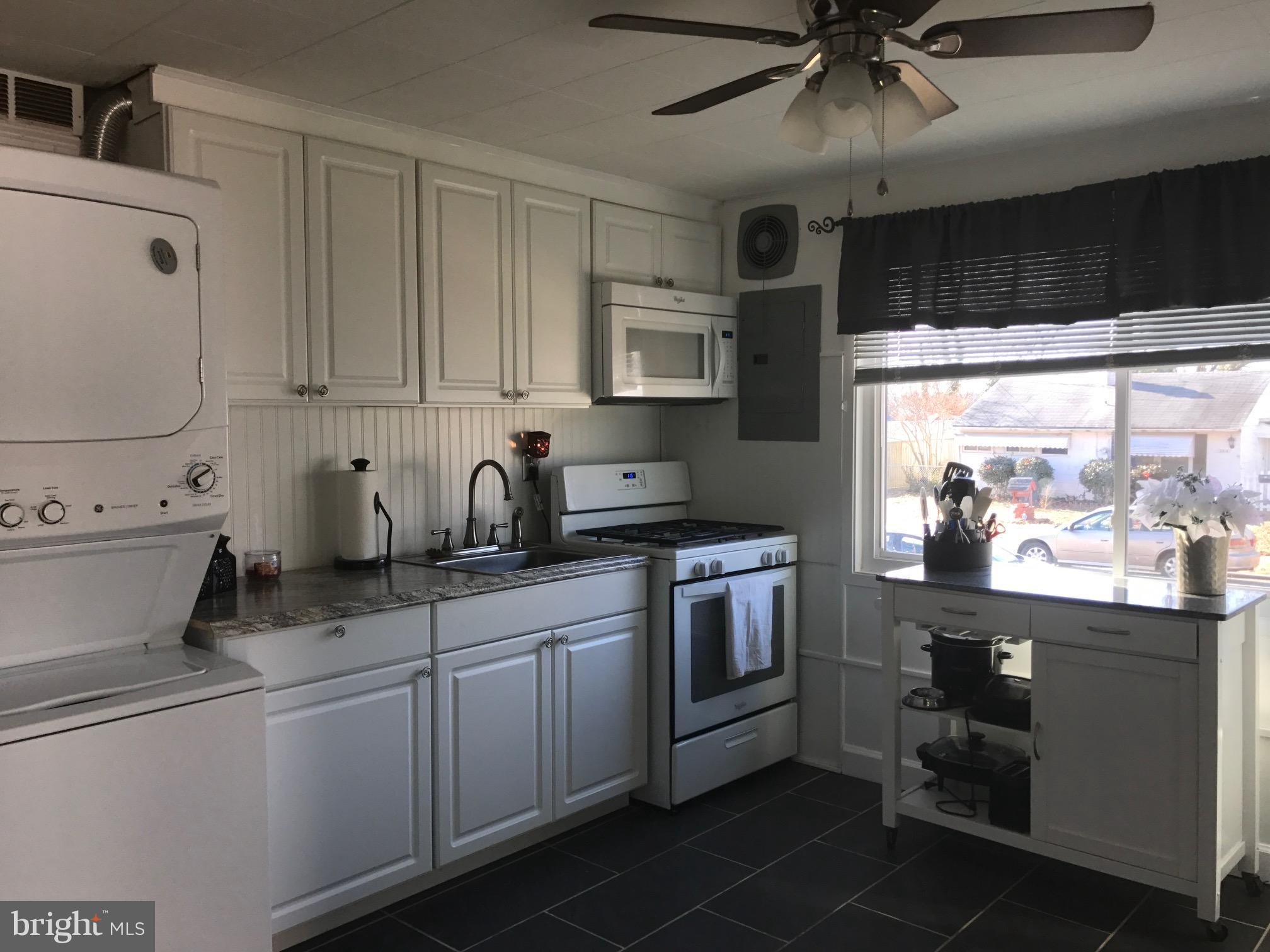2405 Alma Road Baltimore, MD 21227 - Photo 2 of 10 Kitchen