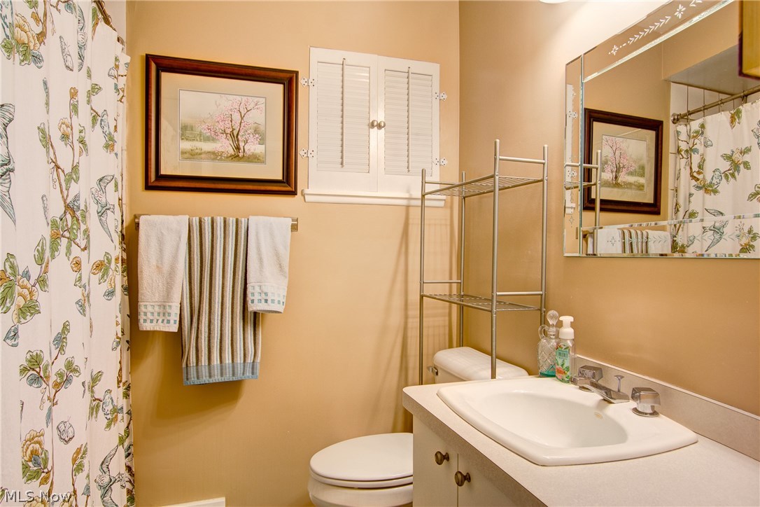 1145 Homestead Road Cleveland, OH 44121 - Photo 13 of 22