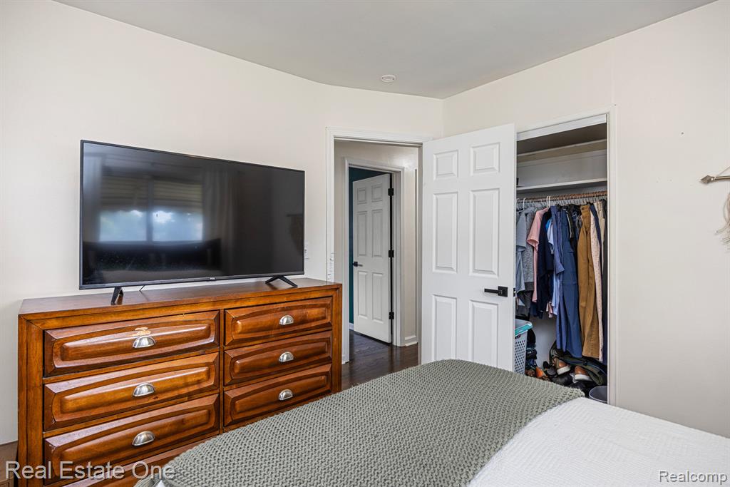 15291 Frazho Road Roseville, MI 48066 - Photo 11 of 26 Gallery Image 11