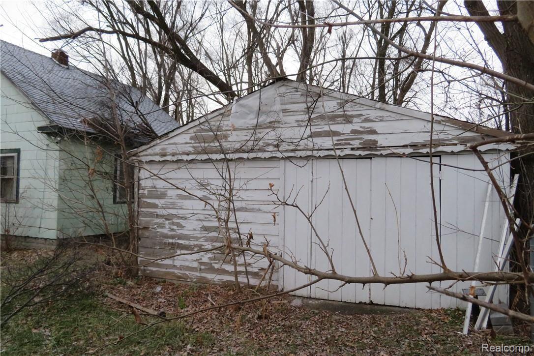 47360 Dequindre Road Utica, MI 48317 - Photo 7 of 19 25.JPG