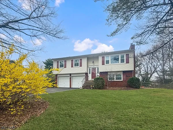 $489,900 | 85 Powder Horn Drive, Phillipsburg, NJ 08865