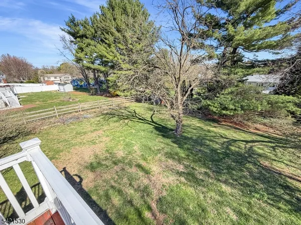 a view of yard with green space