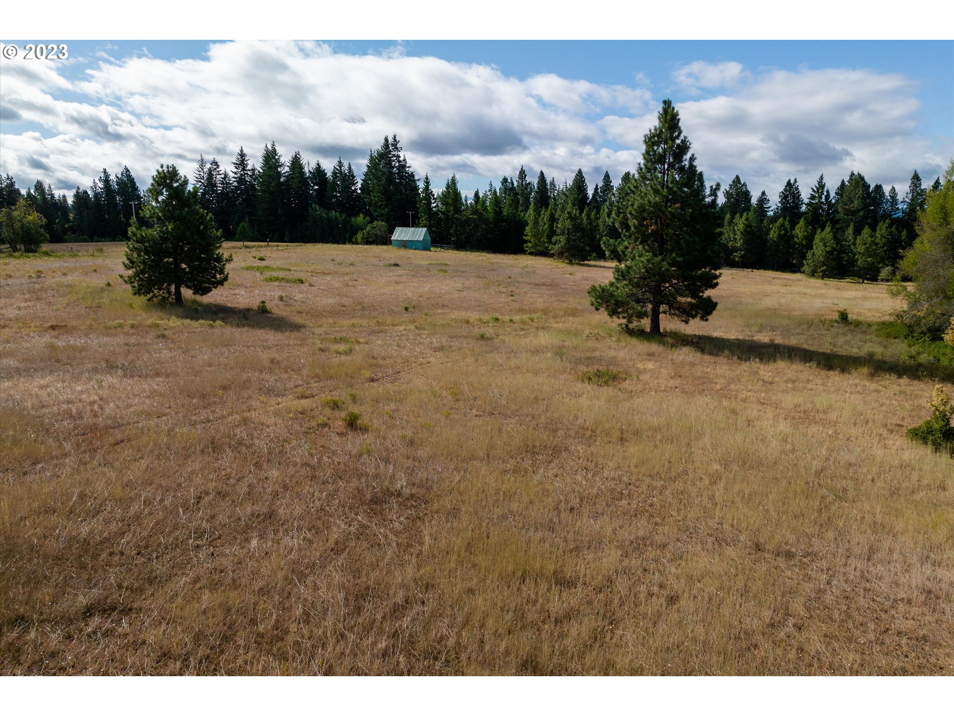 399 McGowan Road Lyle, WA 98635 - Photo 12 of 35 a view of an outdoor space and sitting space