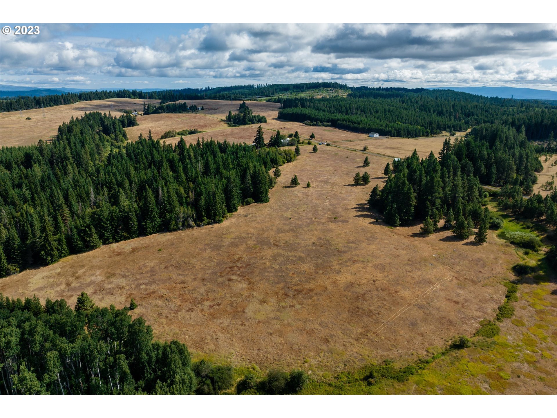 399 McGowan Road Lyle, WA 98635 - Photo 19 of 35 a view of a outdoor space