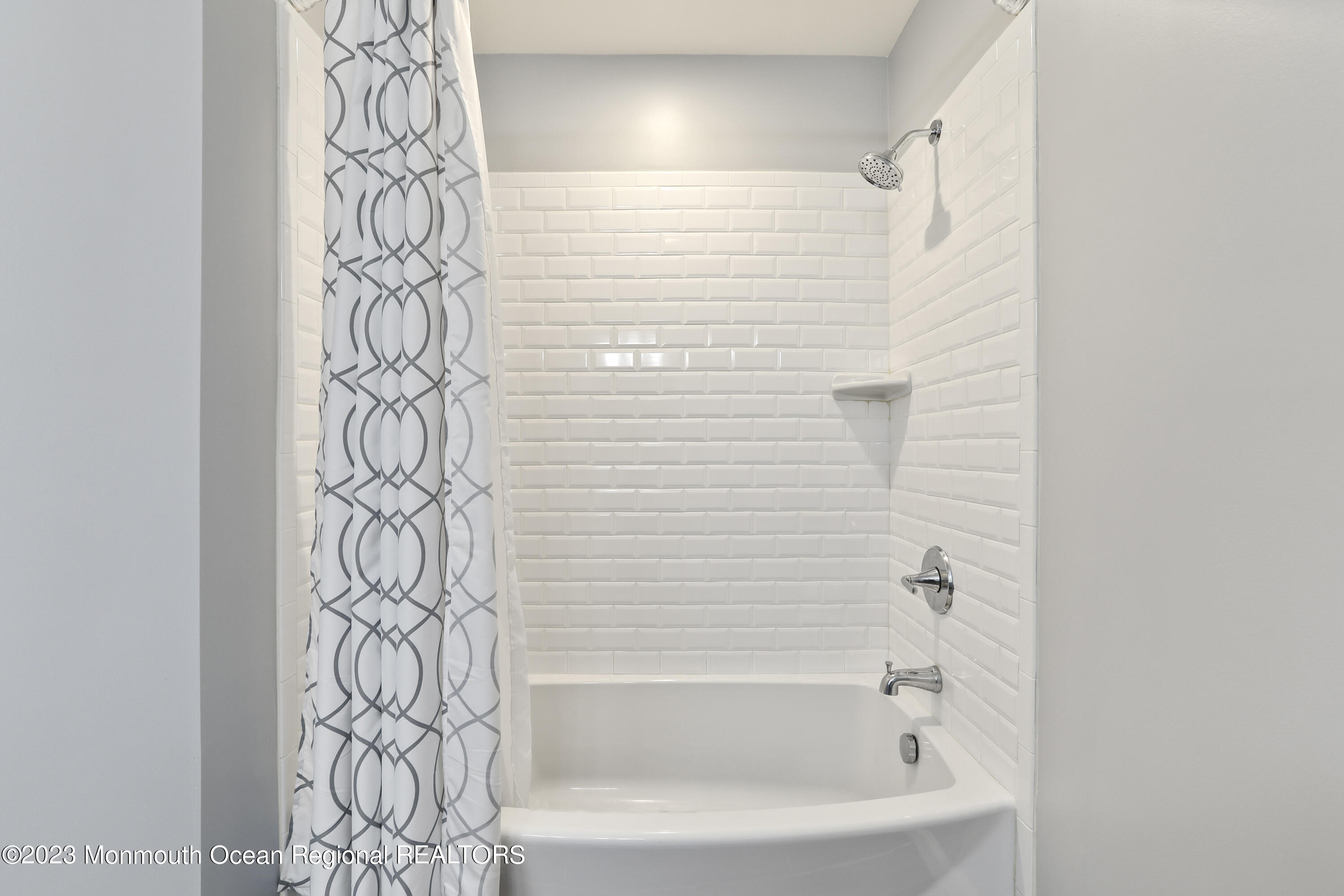 16 Hancock Lane Manalapan, NJ 07726 - Photo 22 of 30 5W5A5149