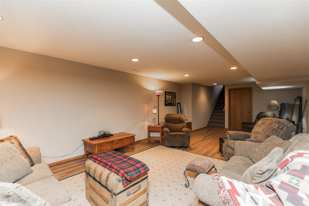 3713 Coppermill Road Northeast Cedar Rapids, IA 52402 - Photo 34 of 47 Gallery Image 34
