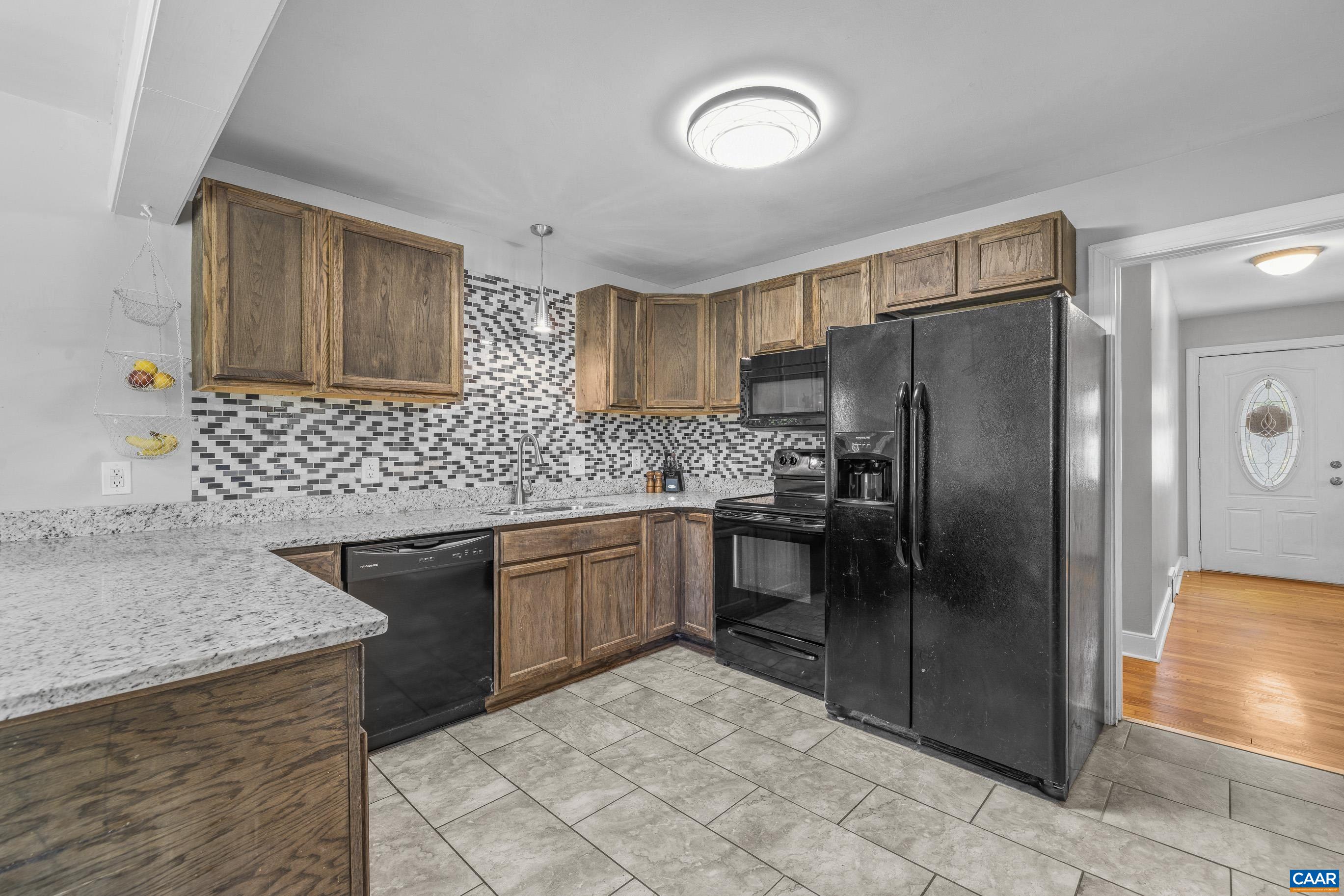 1317 Ridge Circle Waynesboro, VA 22980 - Photo 17 of 40