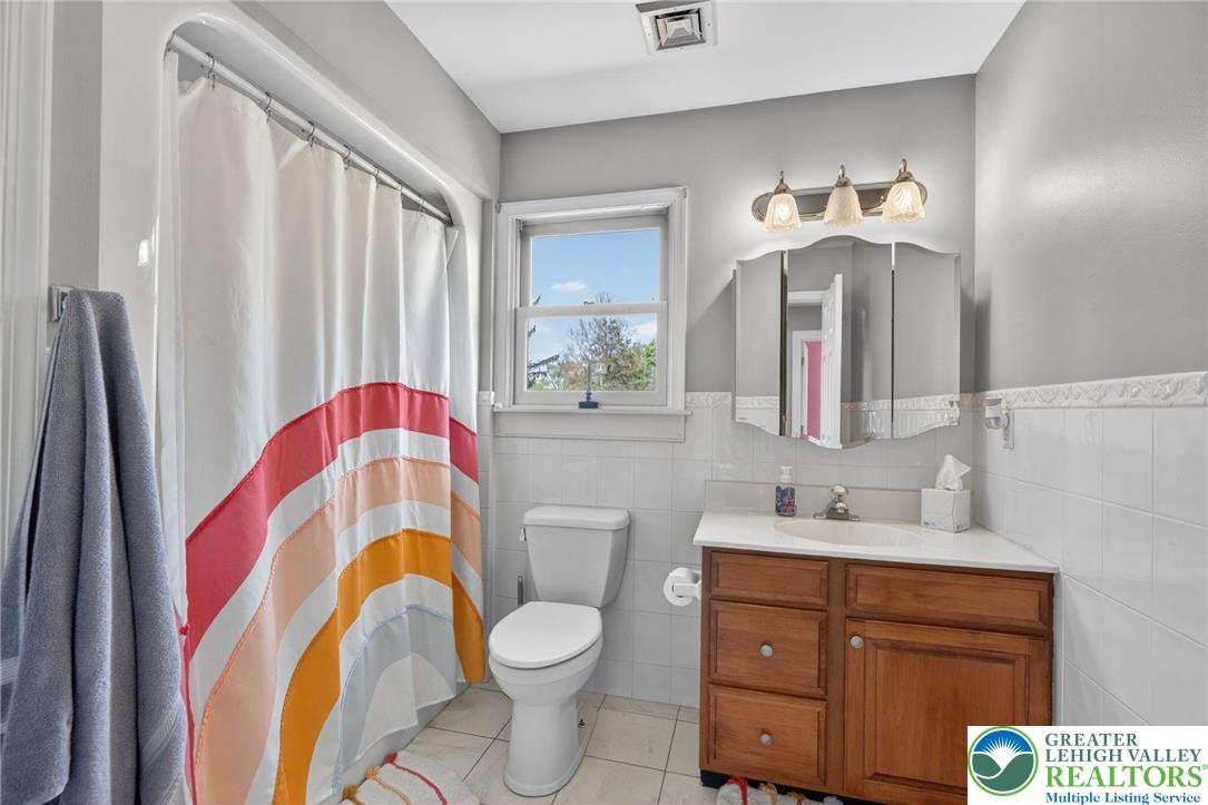 5255 Landis Mill Road Bethlehem, PA 18015 - Photo 39 of 50 Upstairs Hall Bathroom