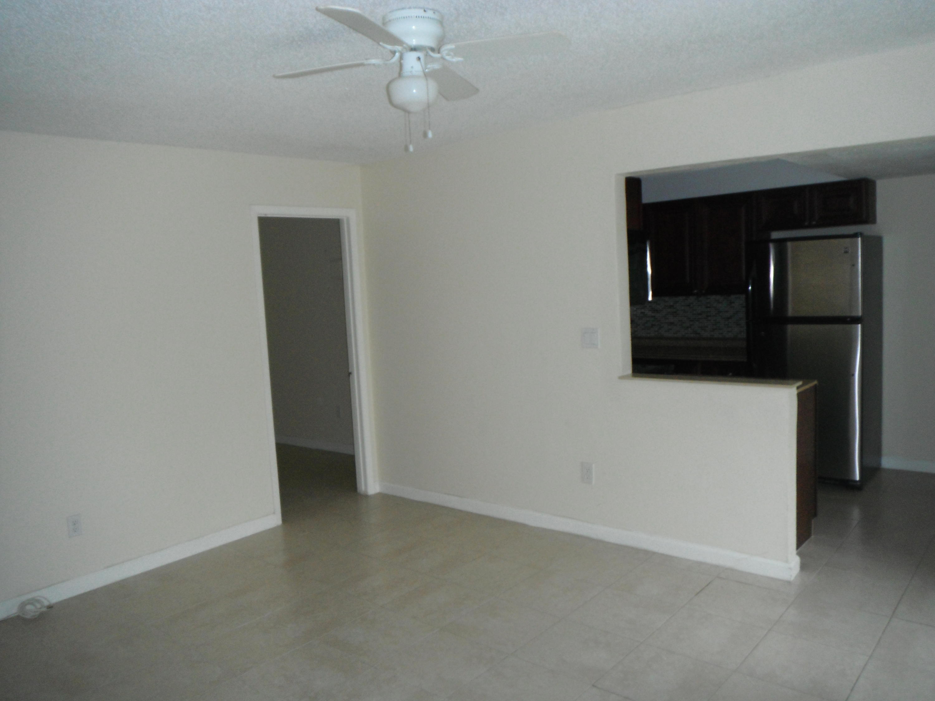 4660 Schall Road West Palm Beach, FL 33417 - Photo 6 of 13 living room