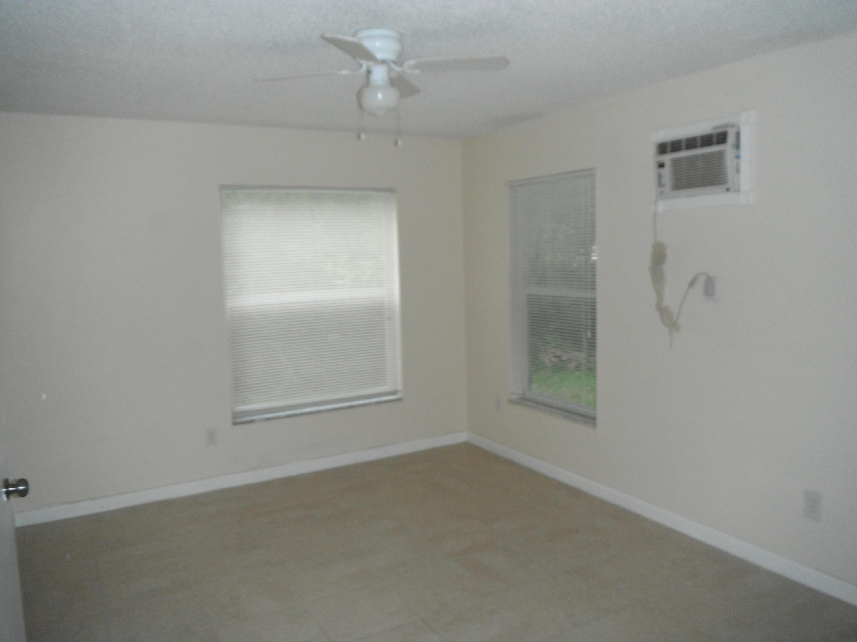 4660 Schall Road West Palm Beach, FL 33417 - Photo 9 of 13 bedroom